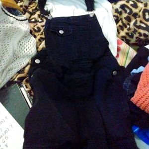 Overall short outfit